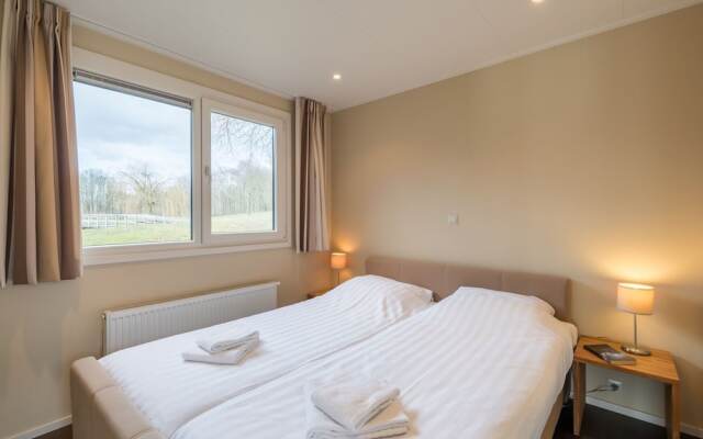 Well Furnished Mobile Home with Dishwasher near Water