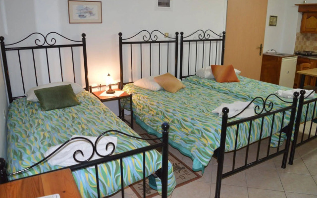 Hermoupolis Rooms