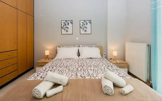 Thano's Stylish Flat, Just 150m To The Beach