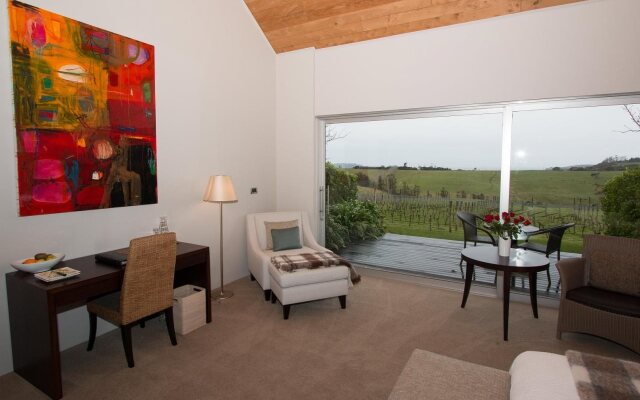 Takatu Lodge and Vineyard