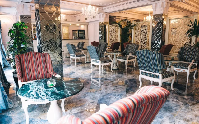 Emerald Suite Hotel