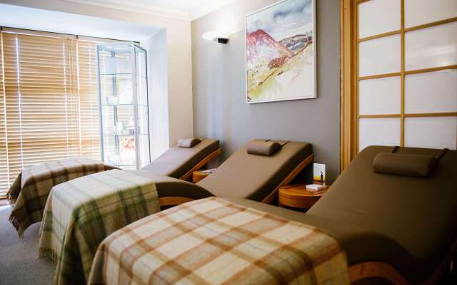 North Lakes Hotel And Spa