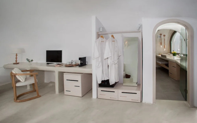 Antithesis Hotel