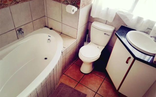 Dumela Margate Flat No 32