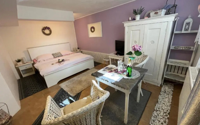 Relaxační studio VERA s UBYTOVÁNÍM