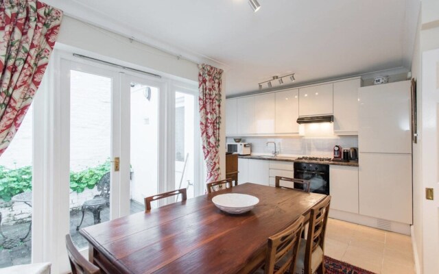 Stylish 3 Bed House 2 Minutes From Baker Street