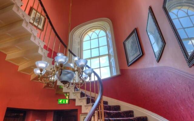 The Elms Hotel