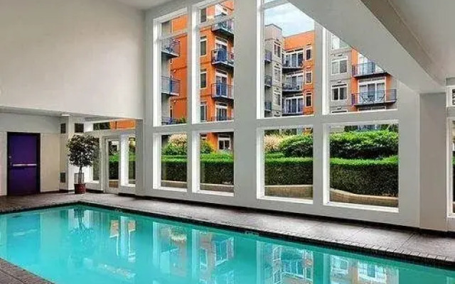 Belltown Court South