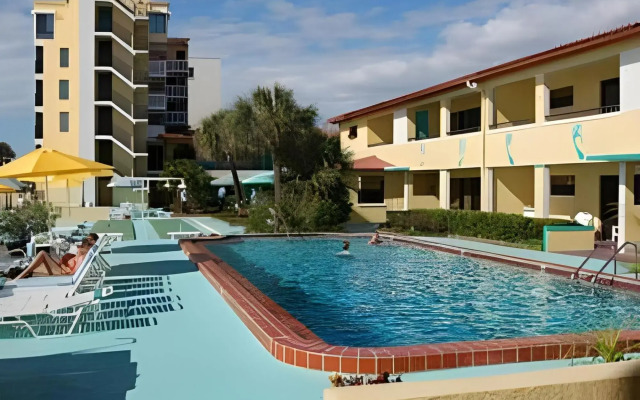 Shoreline Island Resort - Exclusively Adult