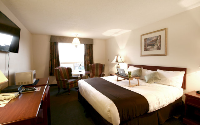 Foxwood Inn & Suites