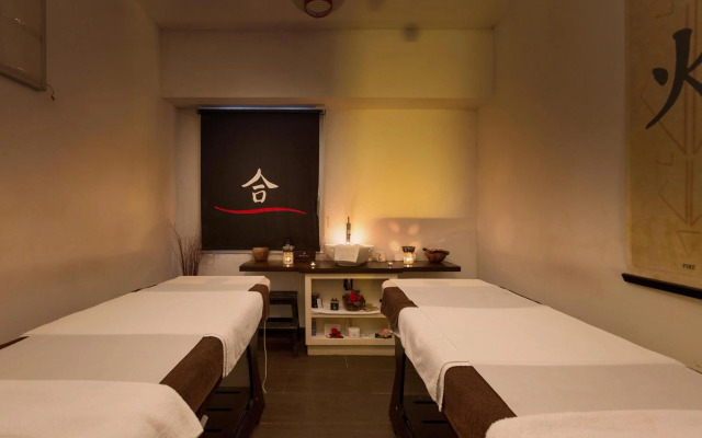 Silver Hotel by BarbarHouse