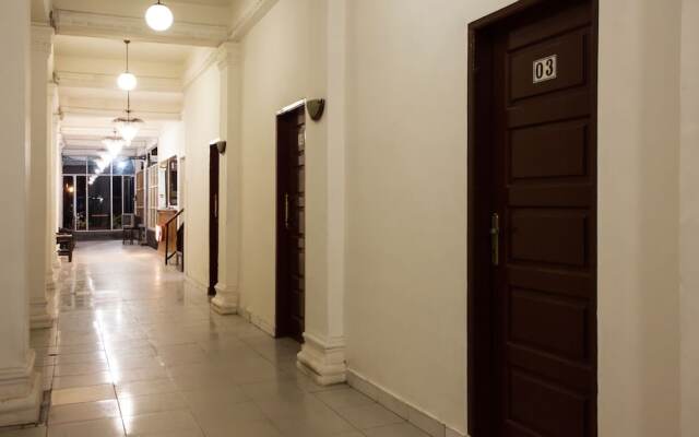 OYO 1084 Hotel Cirasa Syariah