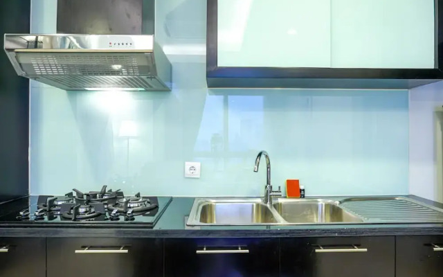 Stunning 2BR at The Empyreal Condominium Epicentrum Apartment