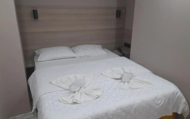 Moon Suit Otel
