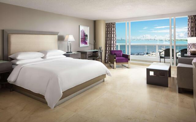 DoubleTree by Hilton Grand Hotel Biscayne Bay