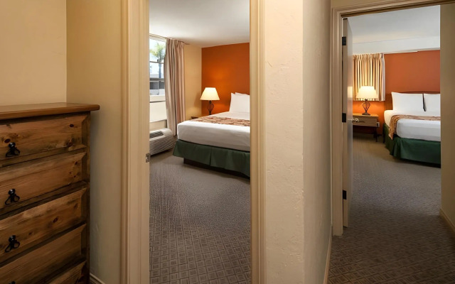 Sandpiper Lodge