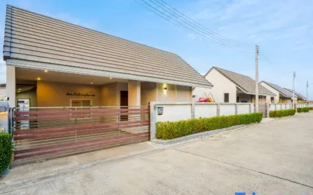 M4 Billion Pool Villa Cha-am