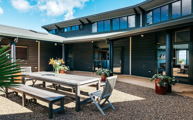Te Whau Lodge