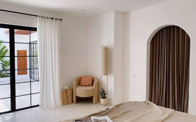 Splendid Villa Eden White Canggu Pool & 2 Bd