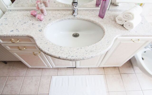 Alessia's Flat - Perfect Sunny