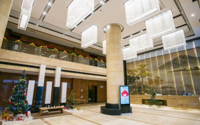 Ganlinhui Malson New Century Hotel