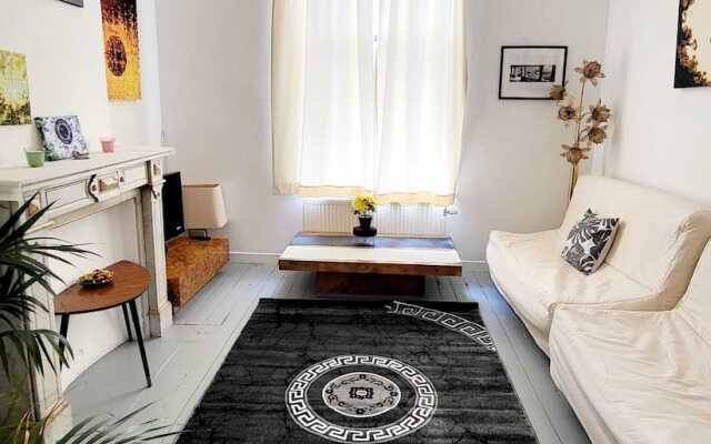 Charming 1-bedroom Appartment Near Nato