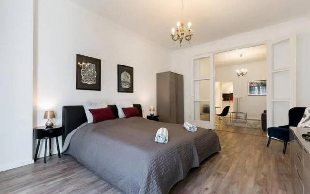 Splendid apartment at Gozsdu Courtyard