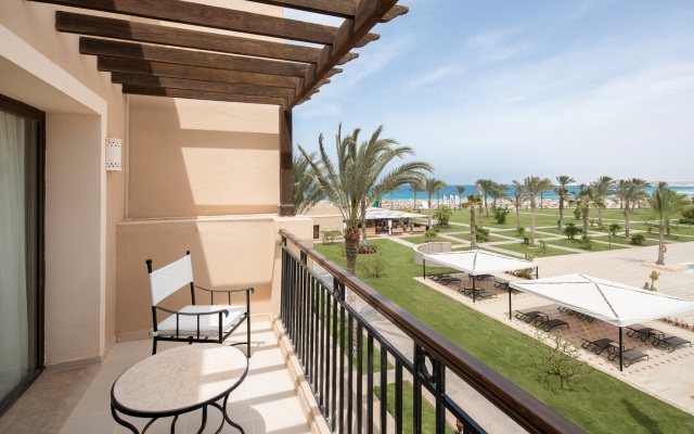 JAZ Oriental, Almaza Bay