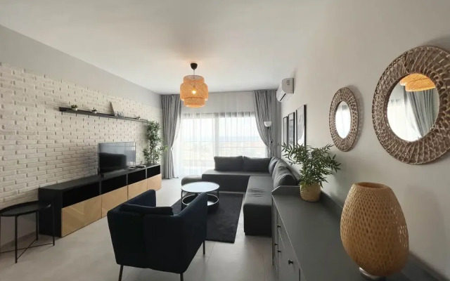 Helena Pool Apartments