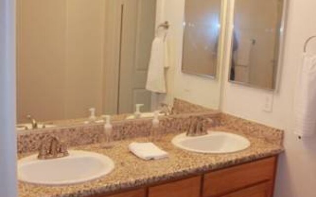 Oakwood At 1060 Glendon Avenue