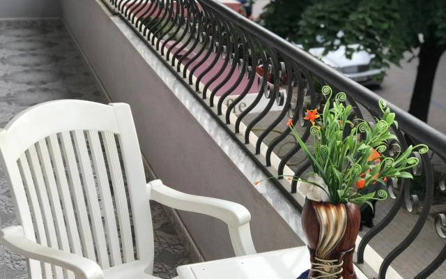 Lovely Apartment in front of the Lake