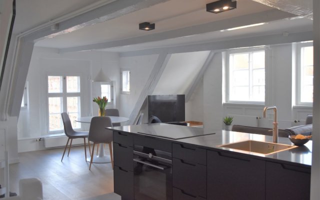 Sanders Old Square - Chic 1-bdr Apt Near Stroget