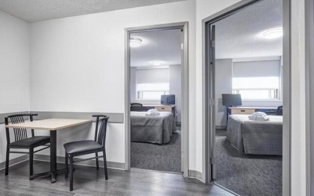 Residence & Conference Centre - King City