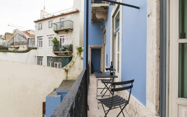 ALTIDO Elegant 3BR Apt w/terrace in Baixa, 3mins to Lisbon Cathedral