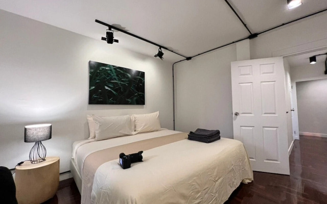 MINI-ME HUBS - Charm Suites in Old City