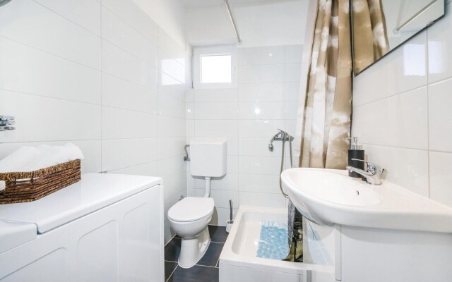 Awesome Apartment in Maslenica With 2 Bedrooms and Wifi