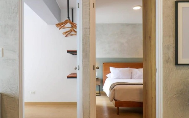 w Spectacular 2BR With Balcony in Miraflores