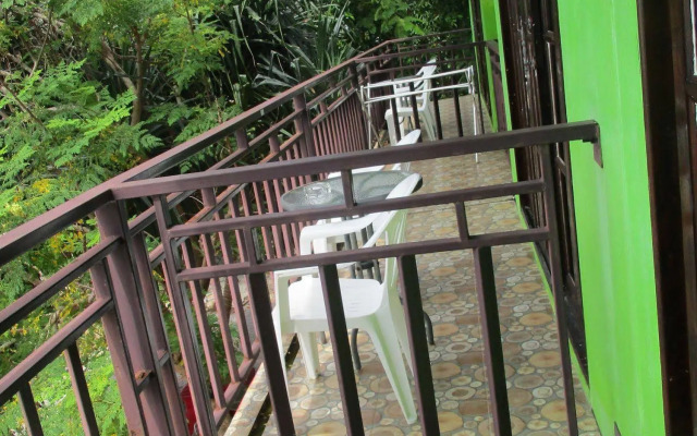Phi Phi Green House