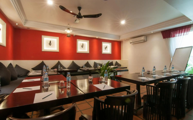 La Rose Suites