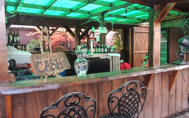 Historic Farnsworth House Inn