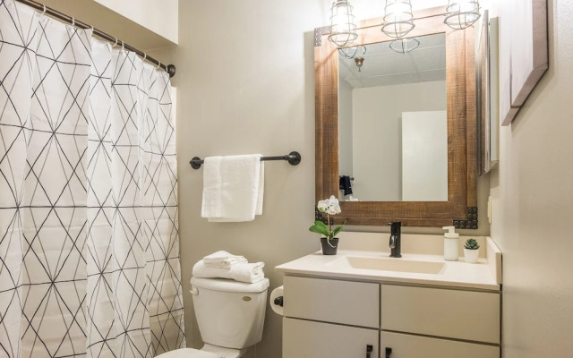 FRONTDESK 50 4th Ave Apts North Loop Warehouse District