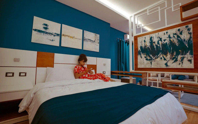 Travelholic Inn