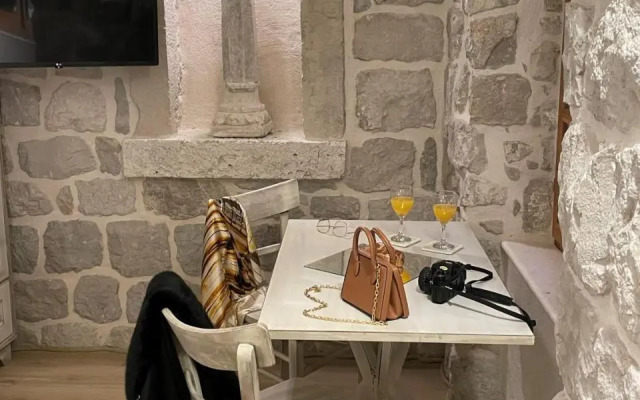 Dubrovnik Throne Suite III.