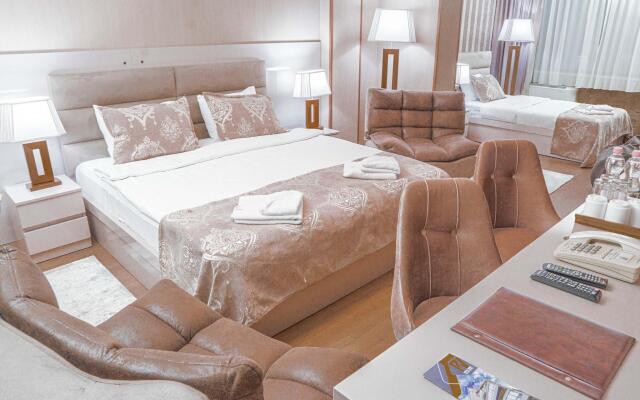 Pino Vere Palace Hotel