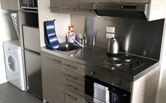 Modern 1 Bedroom Apartment in Eden Terrace