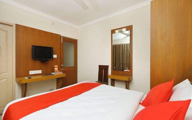 The City Manor by OYO Rooms