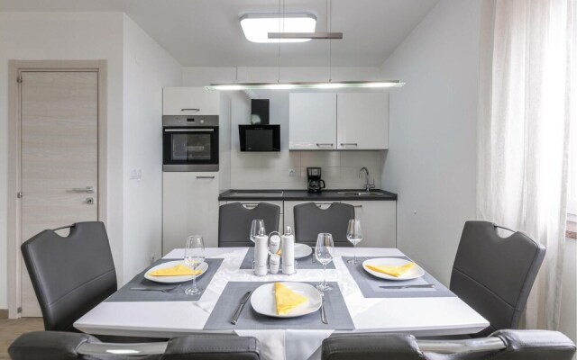 Nice Home in Vodnjan With Wifi and 2 Bedrooms