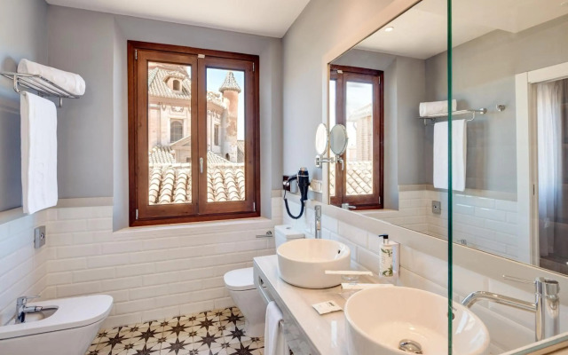 Sercotel Granada Suites