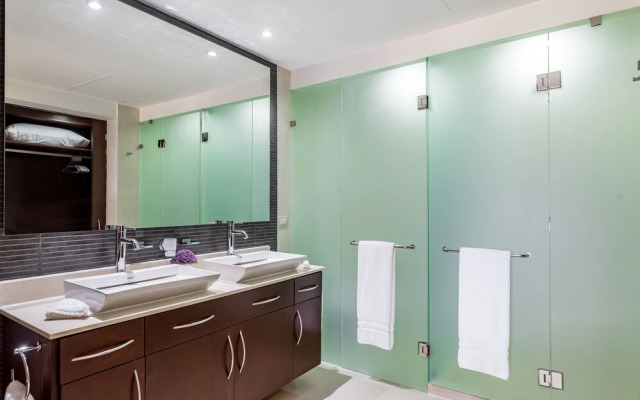 Casa Alma 2 Bedroom Apts by RedAwning