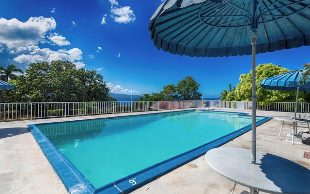 Montego Bay Club Apartments